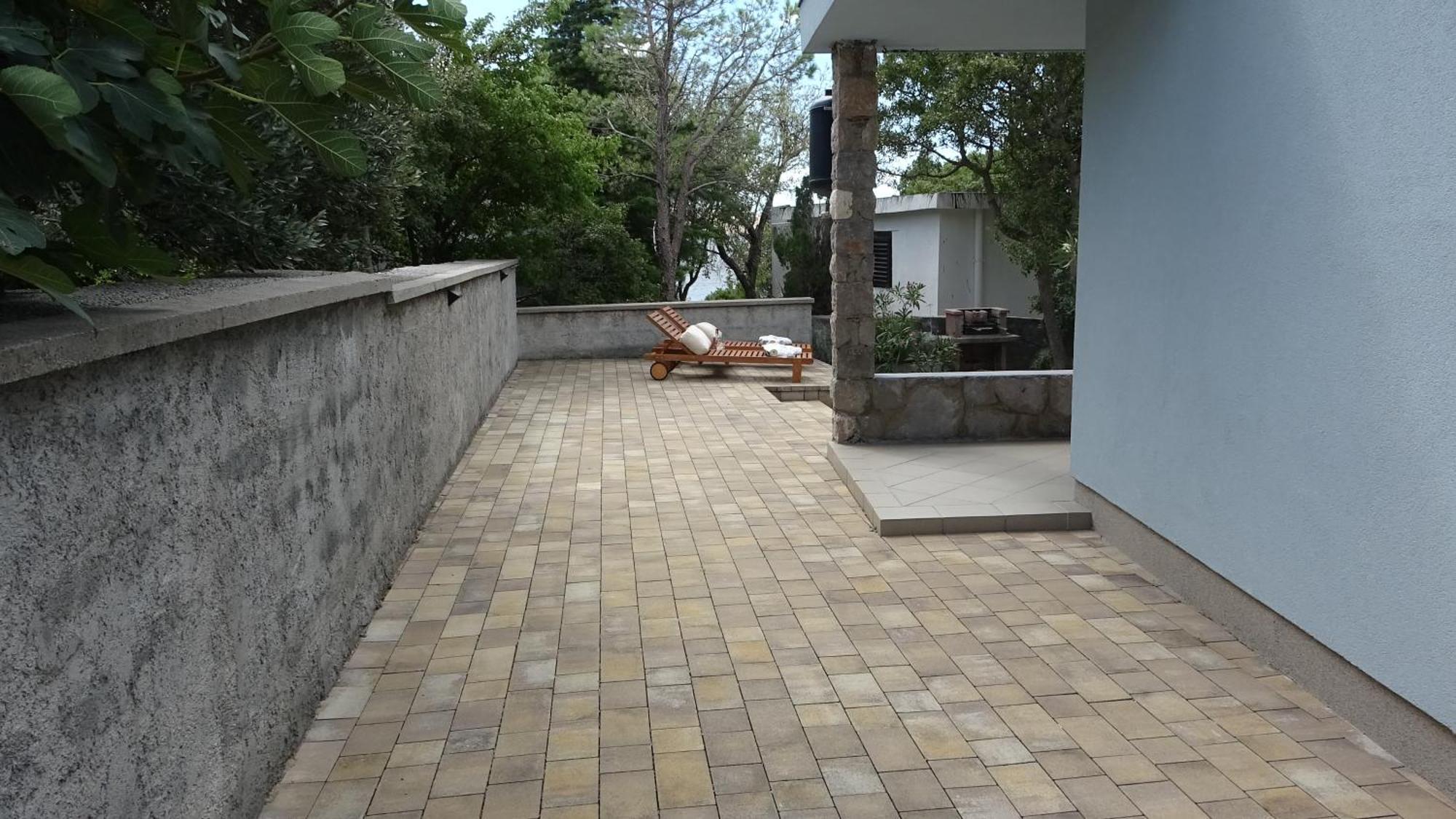 35 Meters From Sea Apartment Keser And House Karlobag Exterior photo
